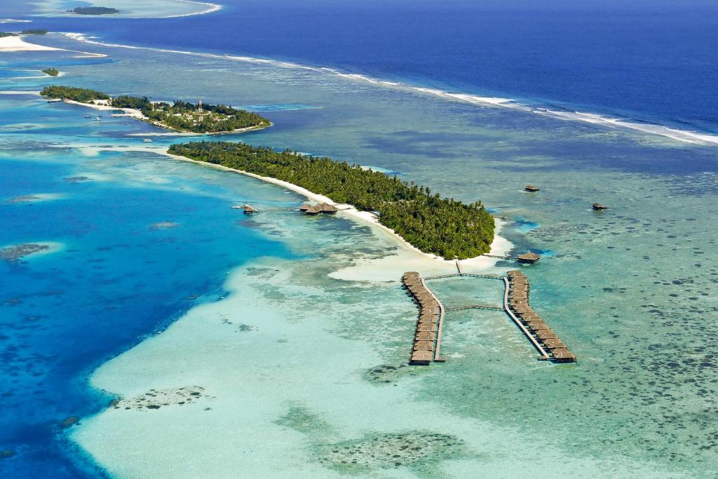 Medhufushi Island Resort - Maldives Tour Package